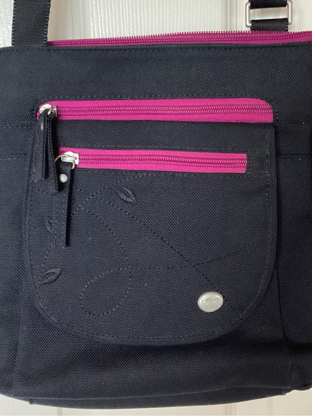 Haiku Black Crossbody Shoulder Purse Bag similar to Jaunt Style
